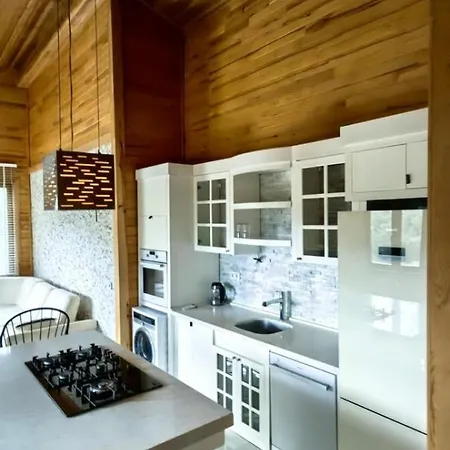 Βίλα Cedar With Nature Views *
