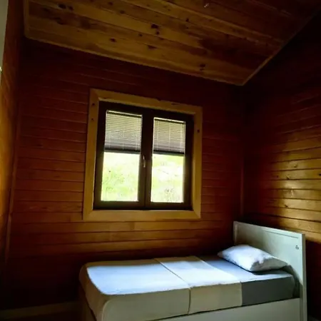 Cedar With Nature Views Villa