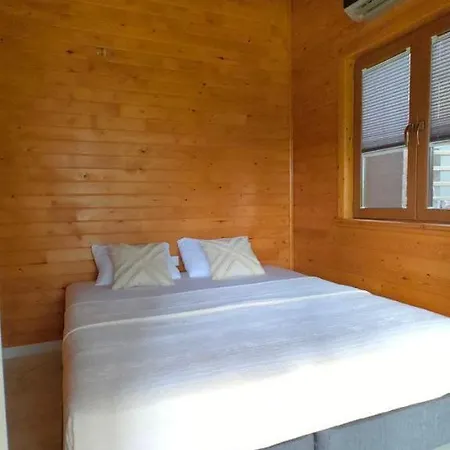 Βίλα Cedar With Nature Views *